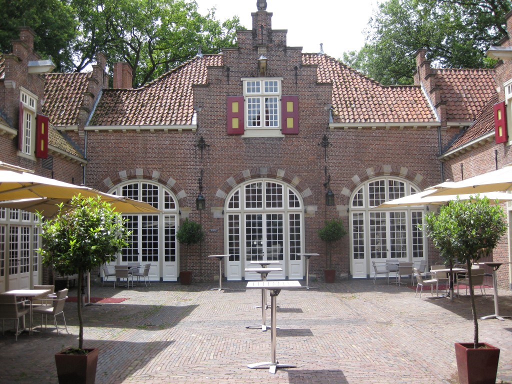 Koetshuis Patio 1 (Medium)