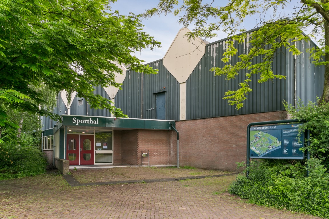 Sporthal buitenkant (Medium)