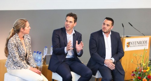 Birgitta Kramer, André Nijhof en Amitai Etzioni