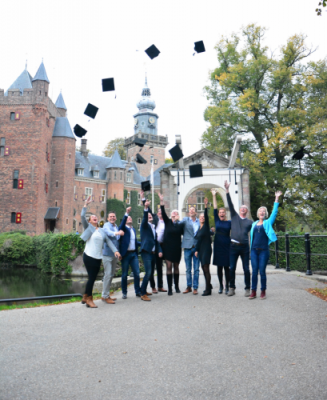 Diploma uitreiking Foundations of Management