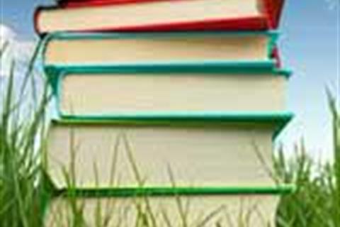 books-in-grass-optie2