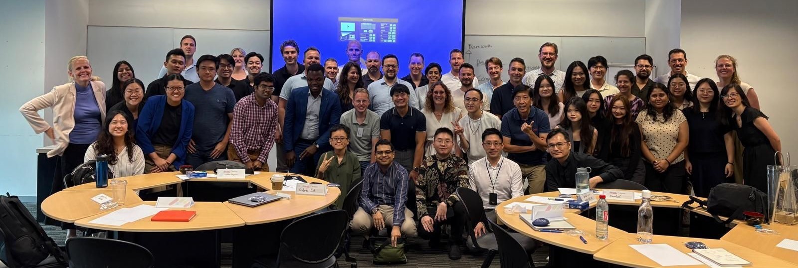Nyenrode Executive MBA students (EMBA22) visiting Singapore