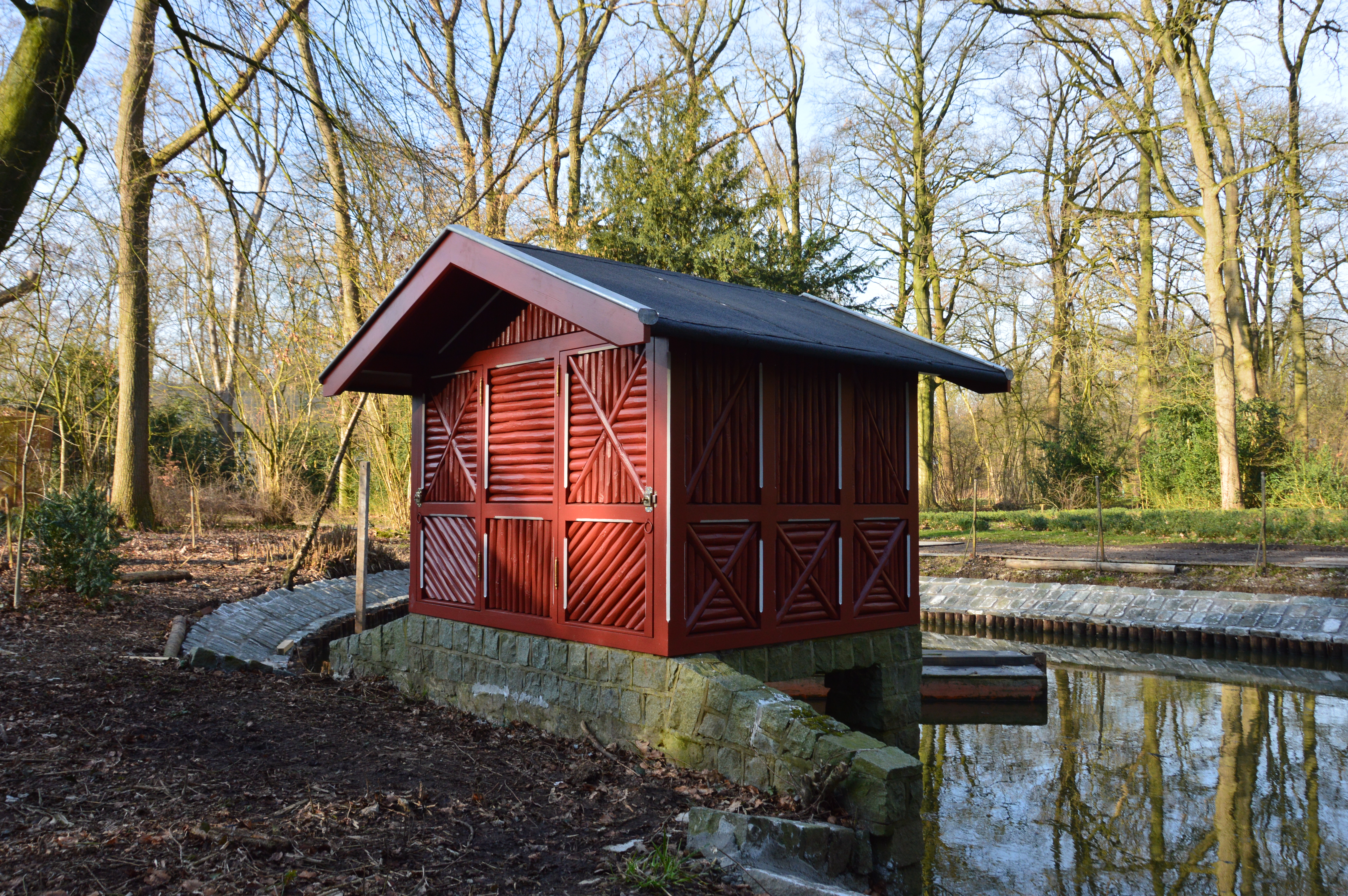 Stichting Nyenrode Fonds - Menagerie - Eendenhuisje voor restauratie, terugplaatsing 11 februari 2019 (4)