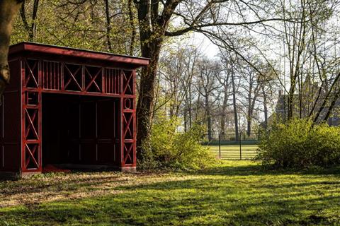 Stichting Nyenrode Fonds - Menagerie, speelprieel - na restauratie